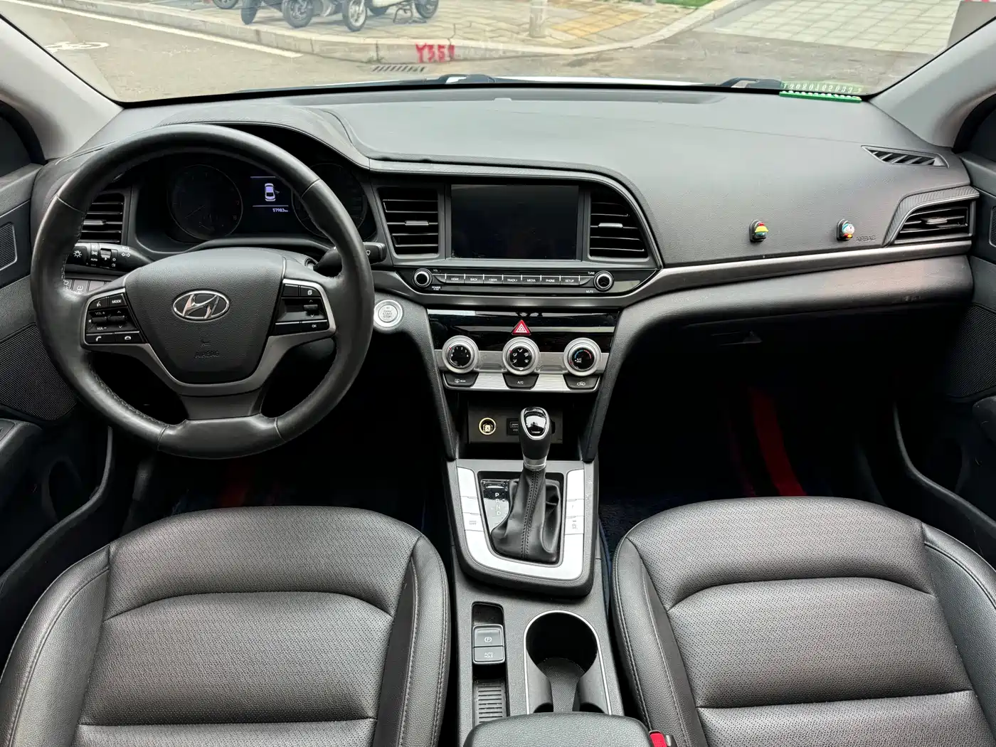 Hyundai Elantra 2020 1.5L CVT Smart Style·Elite фото 8