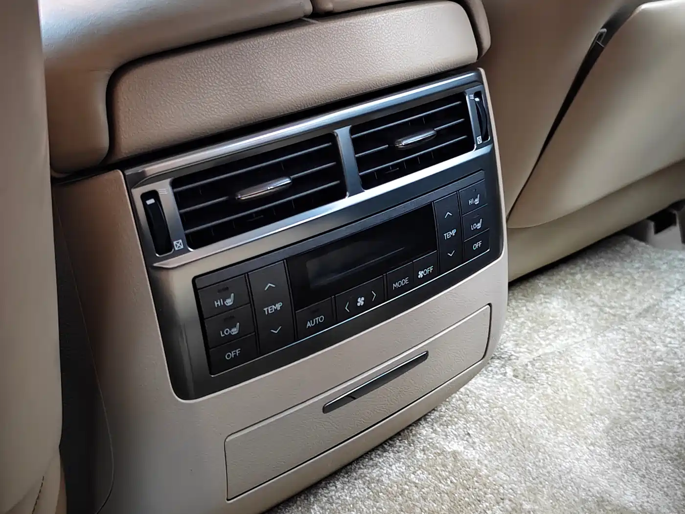 Lexus LX 2007 570 фото 16