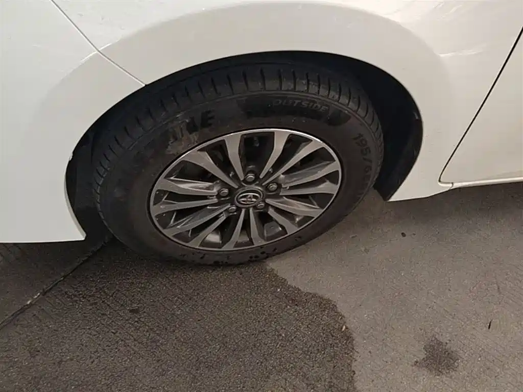 Toyota Corolla 2017 Facelift 1.2T S-CVT GL фото 23
