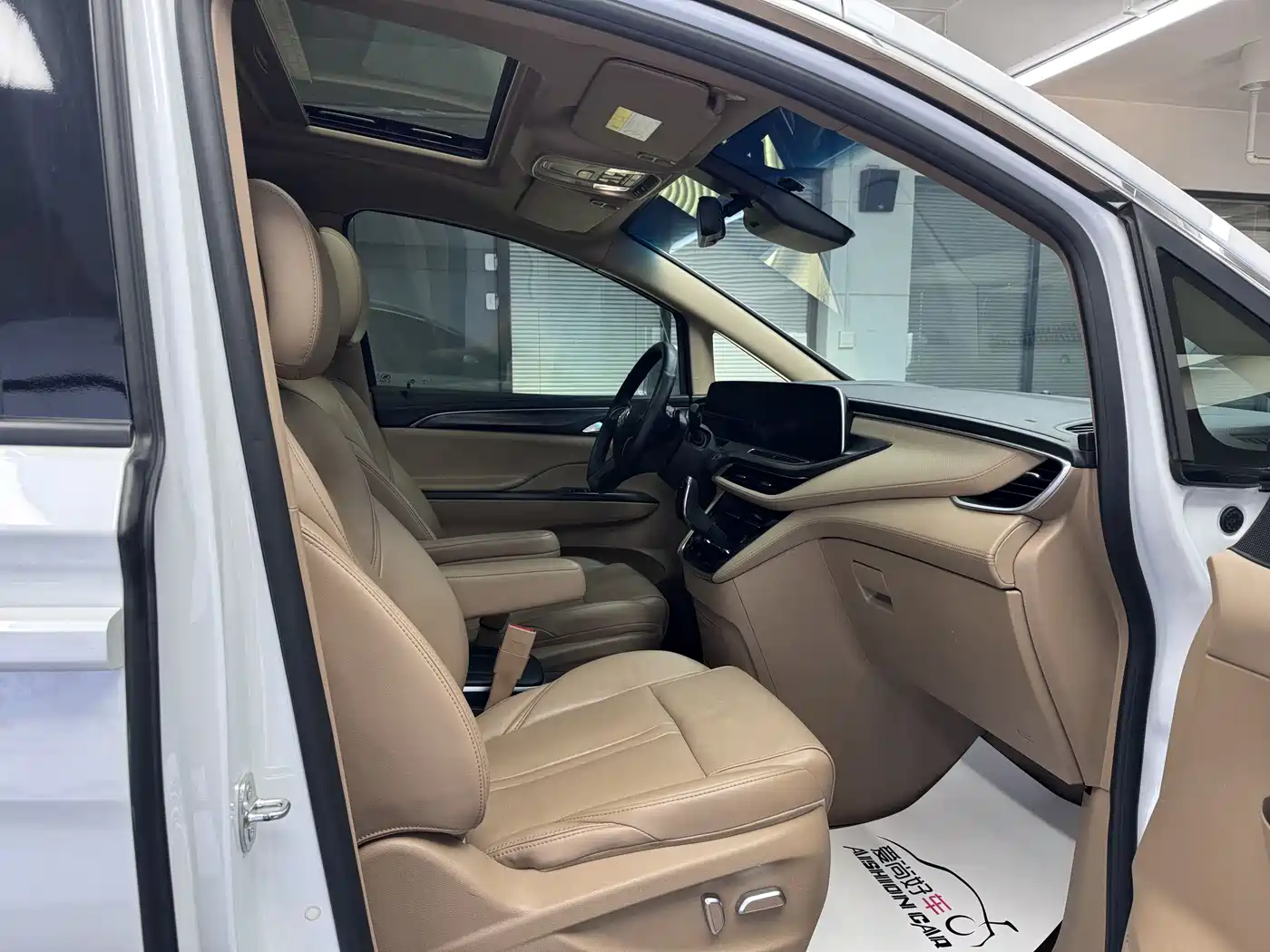 Buick GL8 2021 ES Landlord 653T Premium фото 13