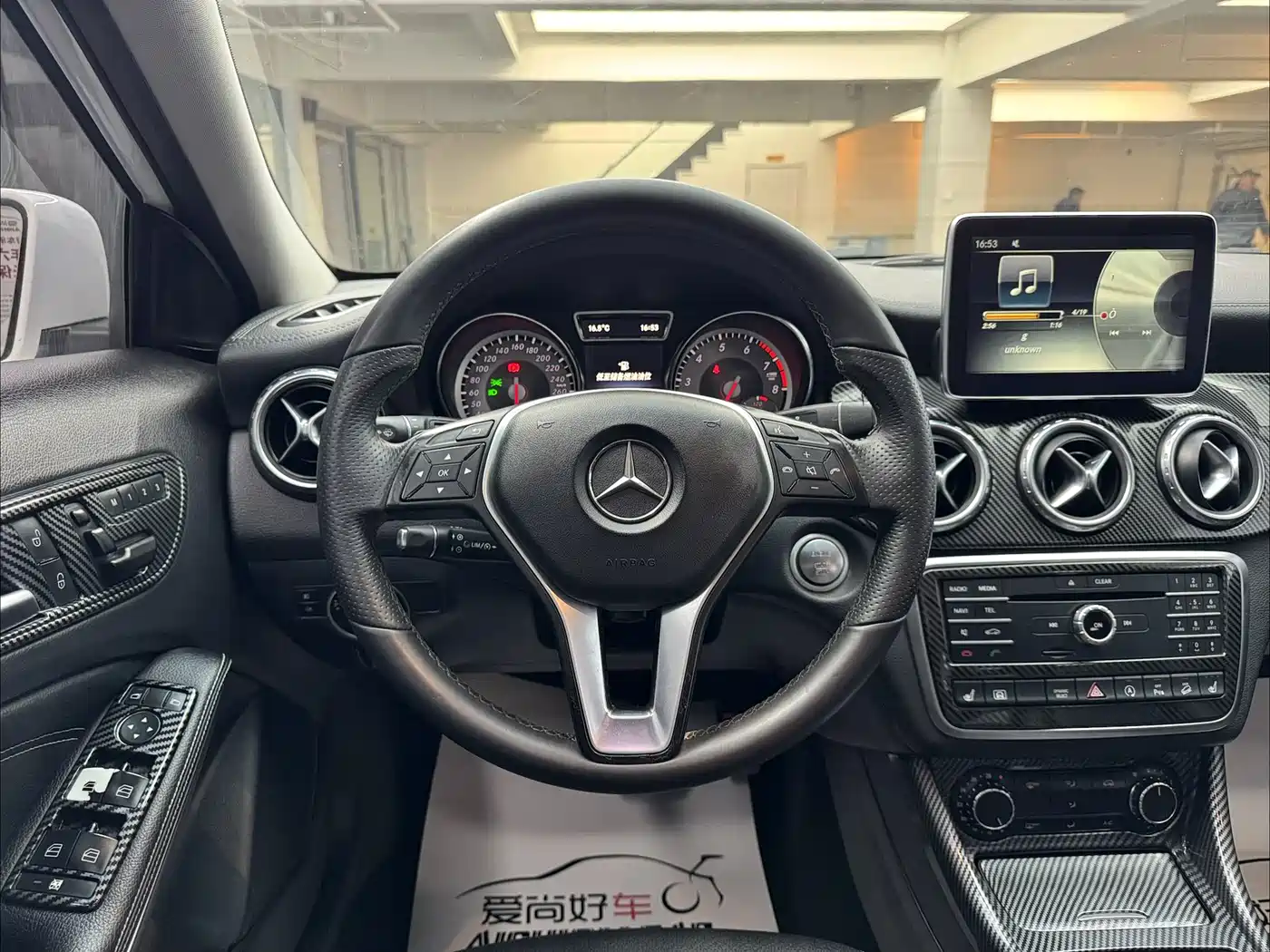 Mercedes-Benz GLA 2016 GLA 220 4MATIC Fashion фото 10