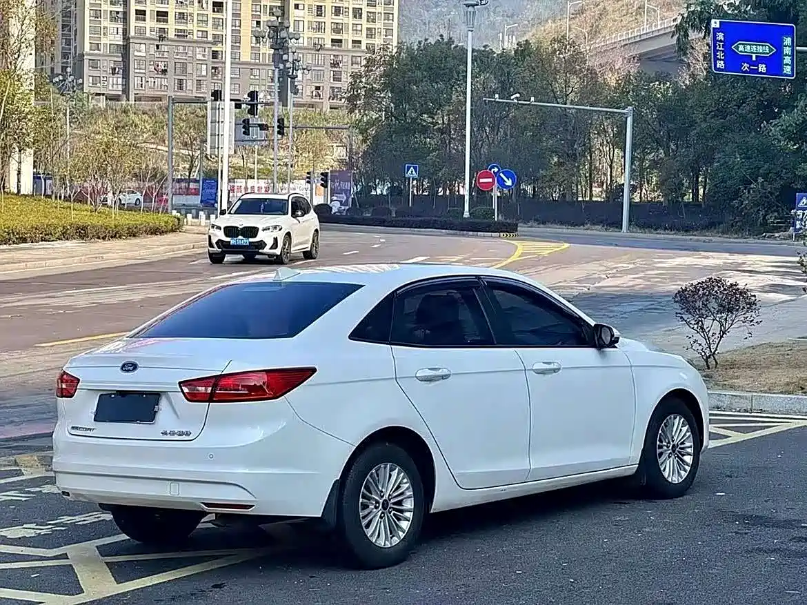 Ford Escort 2015 2015 1.5L Manual Comfort