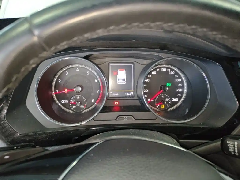 Фото 8 - Volkswagen Tiguan L