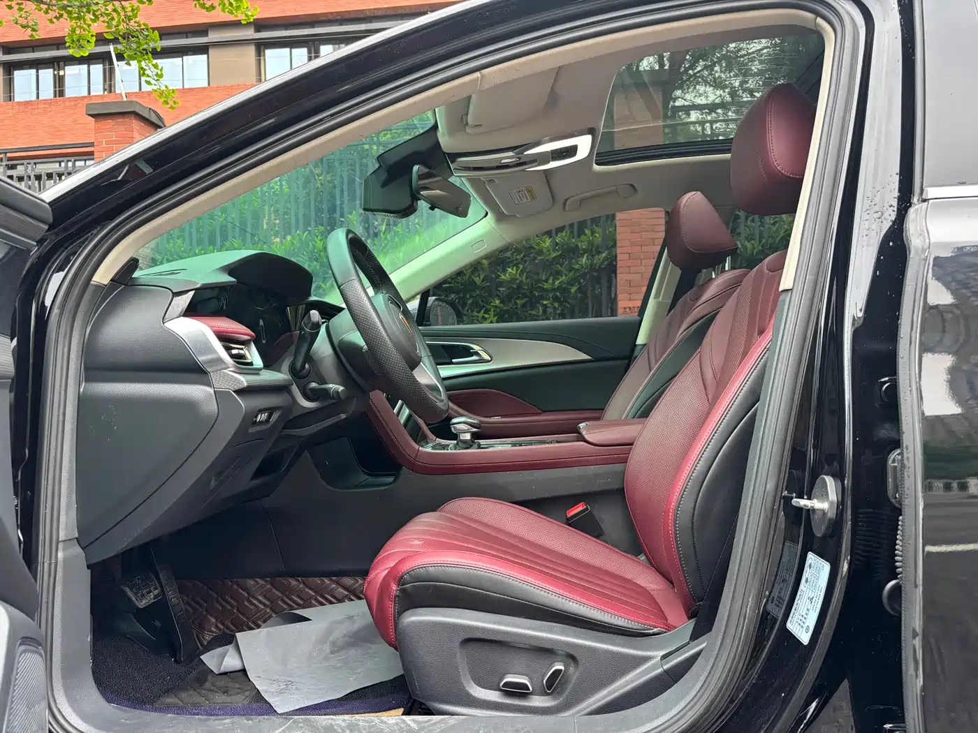 Hongqi H5 2024 1.5T DCT Smart Connect Flag Rhythm Edition фото 8
