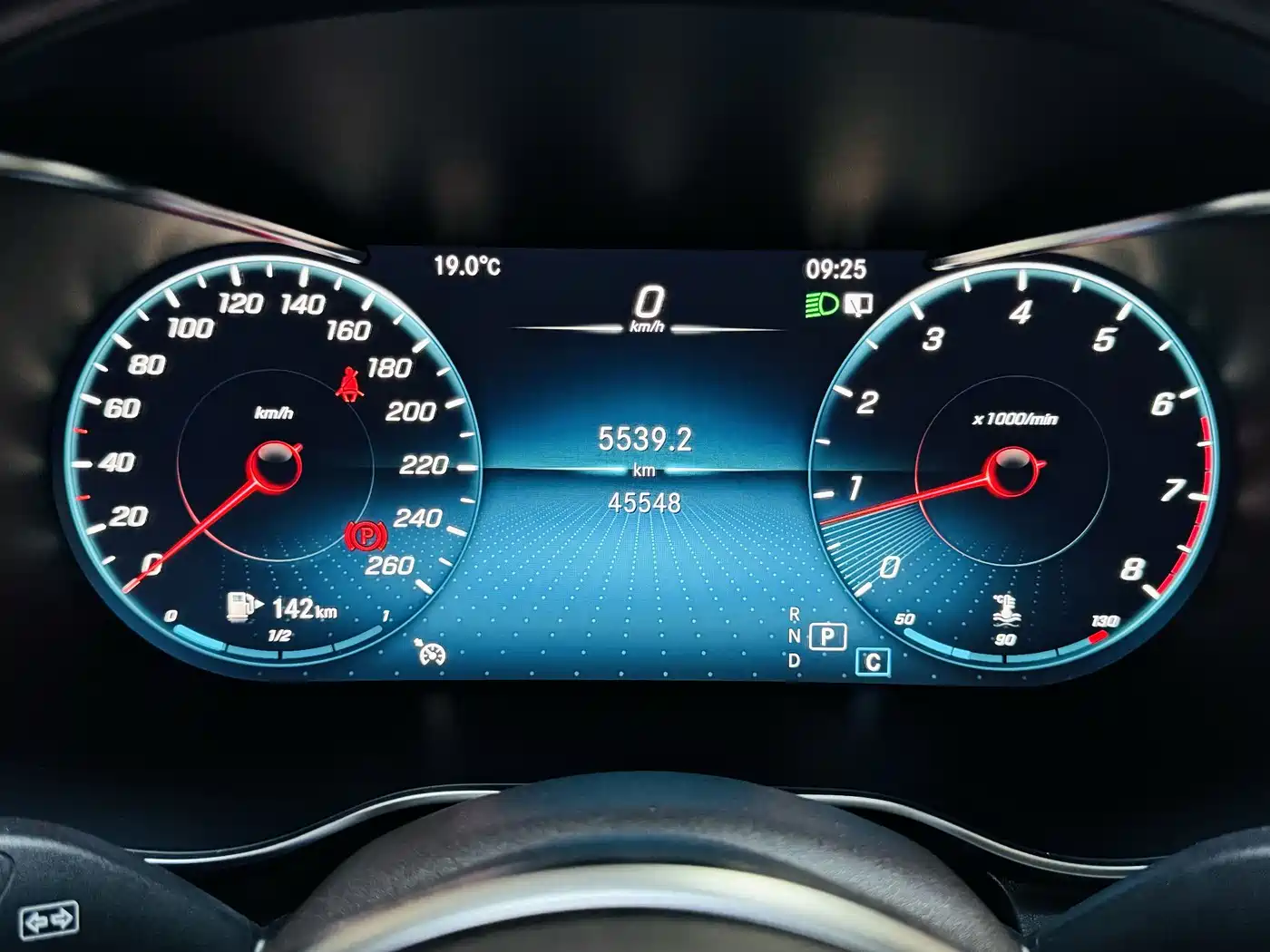 Mercedes-Benz GLC 2022 Model GLC 260 L 4MATIC Luxury Edition фото 13