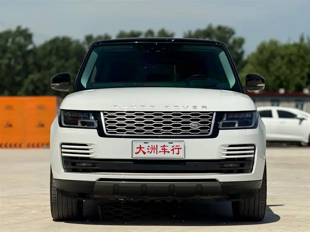 Land Rover Range Rover 2020 3.0 L6 Heritage Extended Edition фото 2