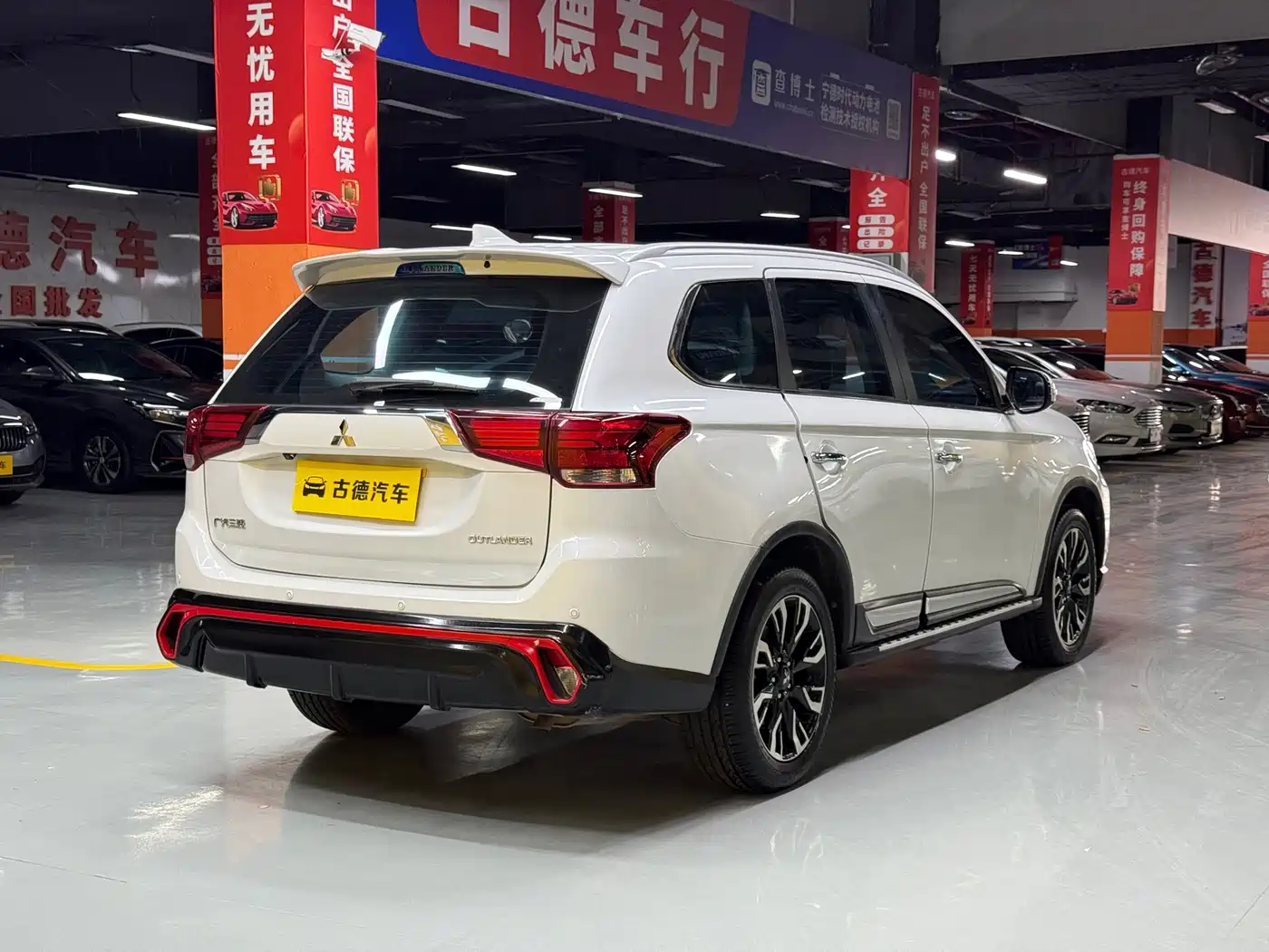 Фото 5 - Mitsubishi Outlander