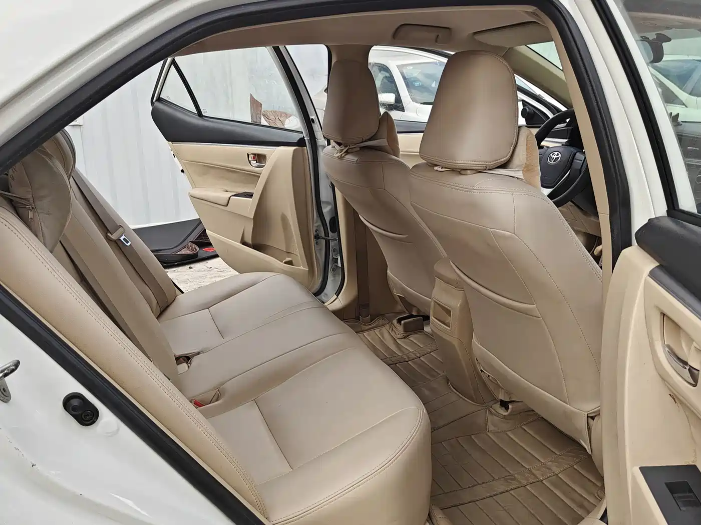 Toyota Corolla 2014 1.6L CVT GL фото 9