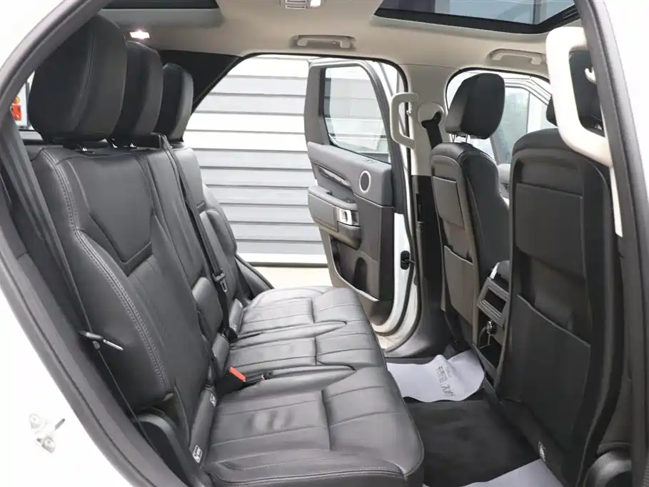 Land Rover Discovery 2018 3.0 SC V6 SE фото 24