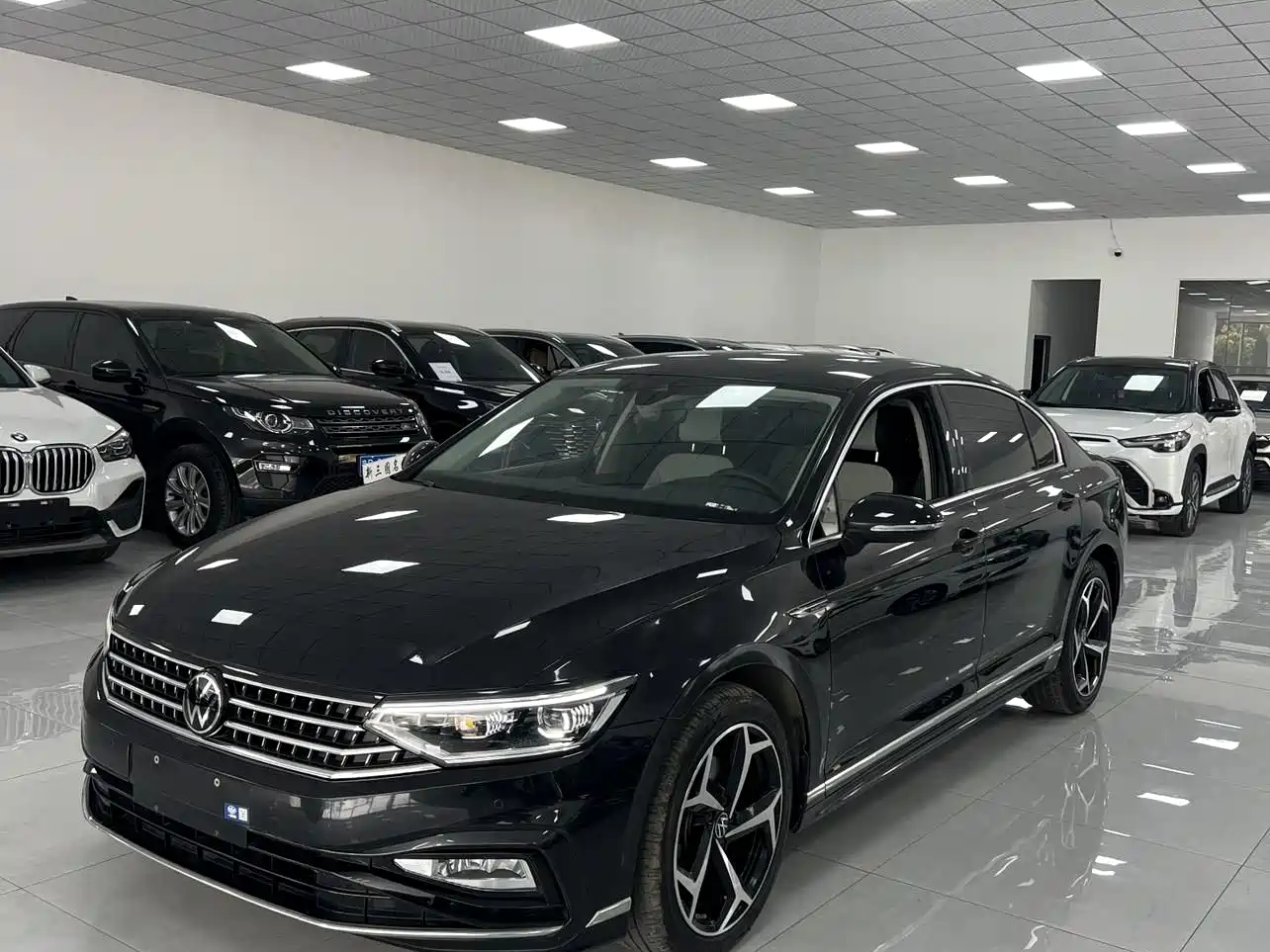 Volkswagen Magotan 2023 2 Million Units Anniversary Edition 330TSI DSG Leading Type