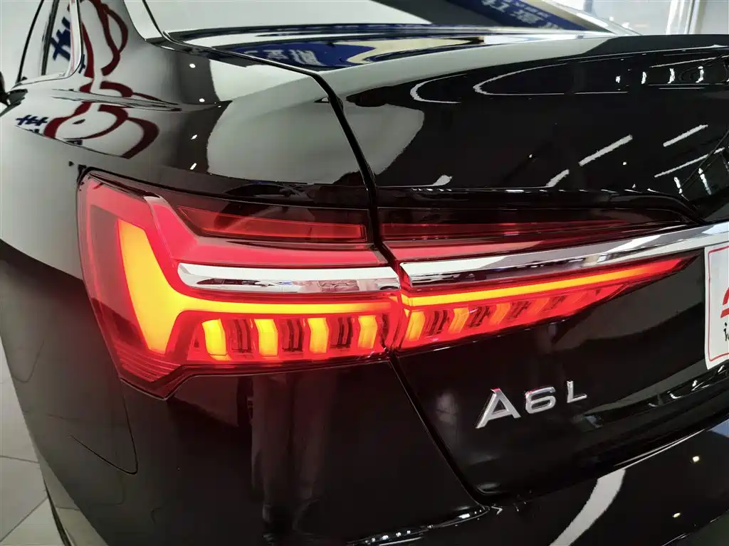 Audi A6L 2021 40 TFSI Luxury Sport фото 12