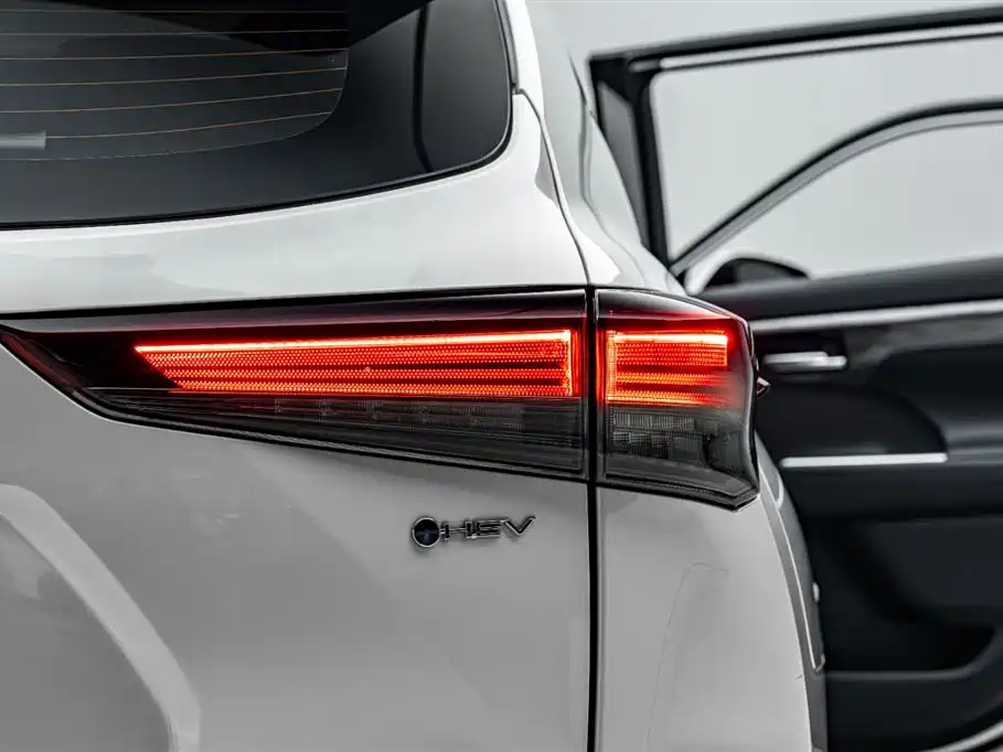 Toyota Crown Kluger 2024 2.5L HEV 4WD Luxury Edition фото 37