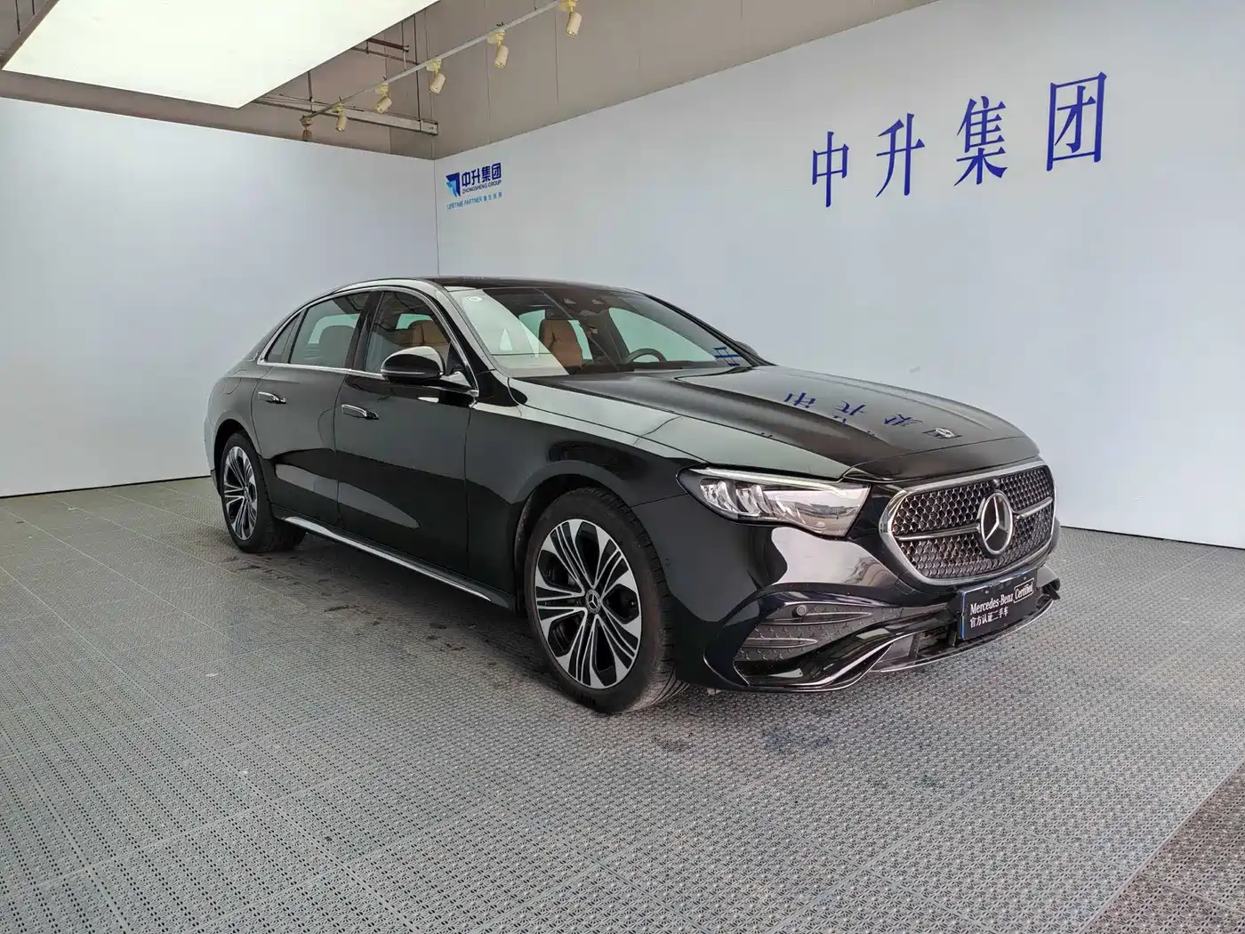 Mercedes-Benz E-Class 2024 E 300 L Fashion Sport фото 3