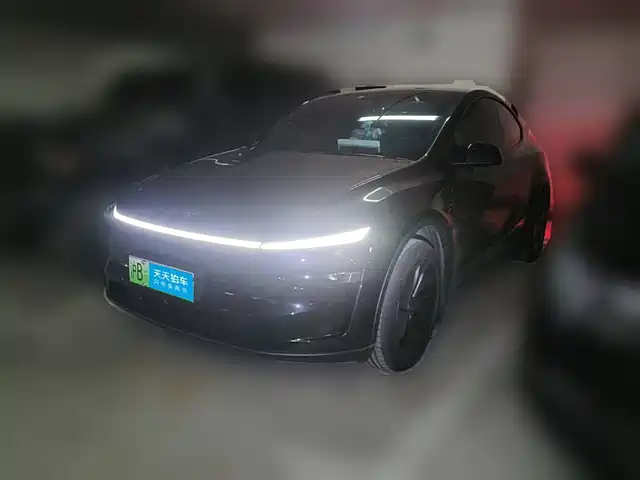 Tesla Model Y 2026 Long Range Rear-Wheel Drive — фото 1