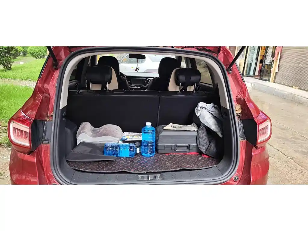 Landwind X2 2018 2017 1.6L Manual Sharp Edition