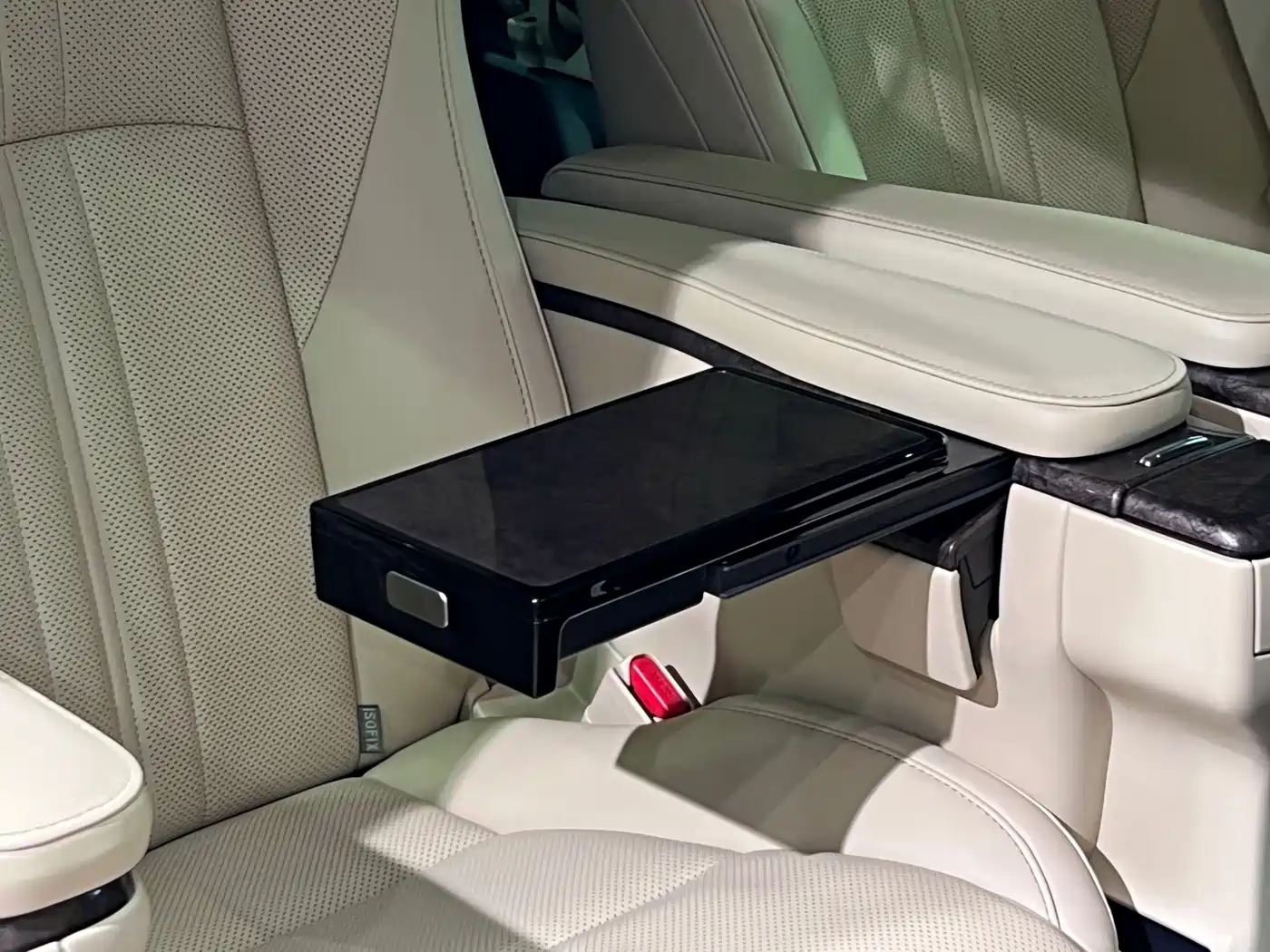 Toyota Alphard 2021 Hybrid 2.5L Ultimate фото 16