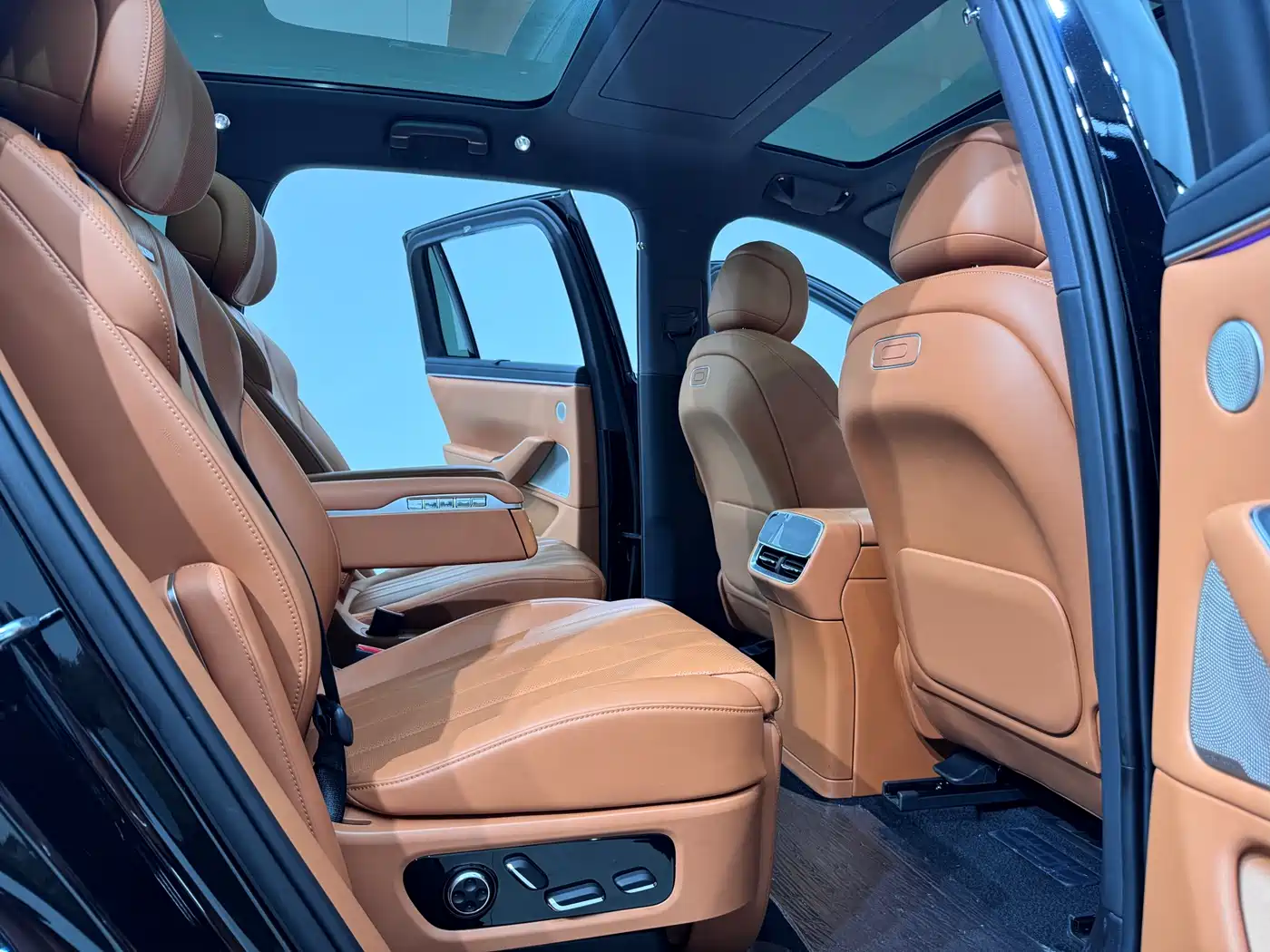 AITO Wenjie AITO M7 2026 Pure Electric Base Model 6-Seater фото 10