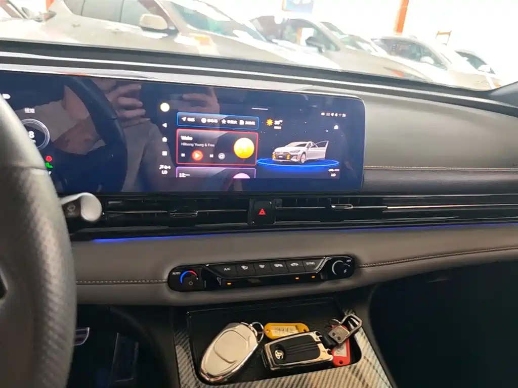 GAC Trumpchi Trumpchi Emkoo 2021 270T DCT J16 Edition фото 13