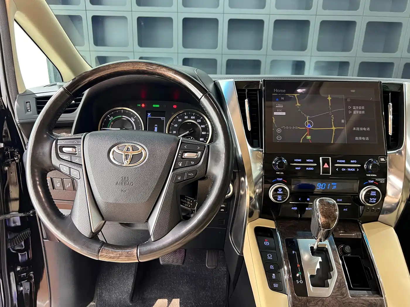 Toyota Alphard 2021 Hybrid 2.5L Ultimate фото 28