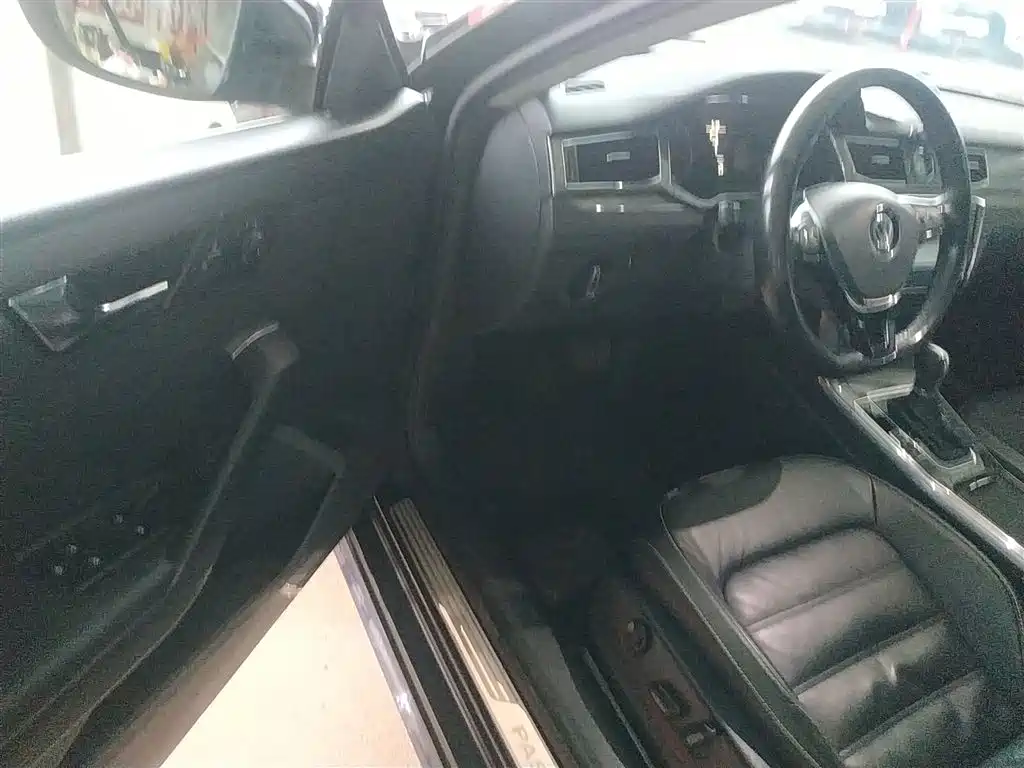 Volkswagen Passat 2016 330TSI DSG Honor Edition фото 16