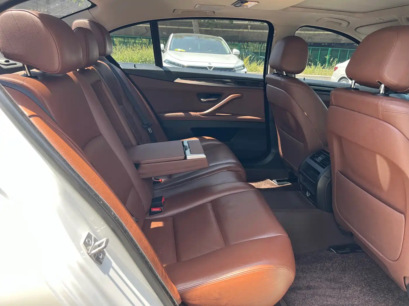 BMW 5 Series 2014 525Li Leading фото 11