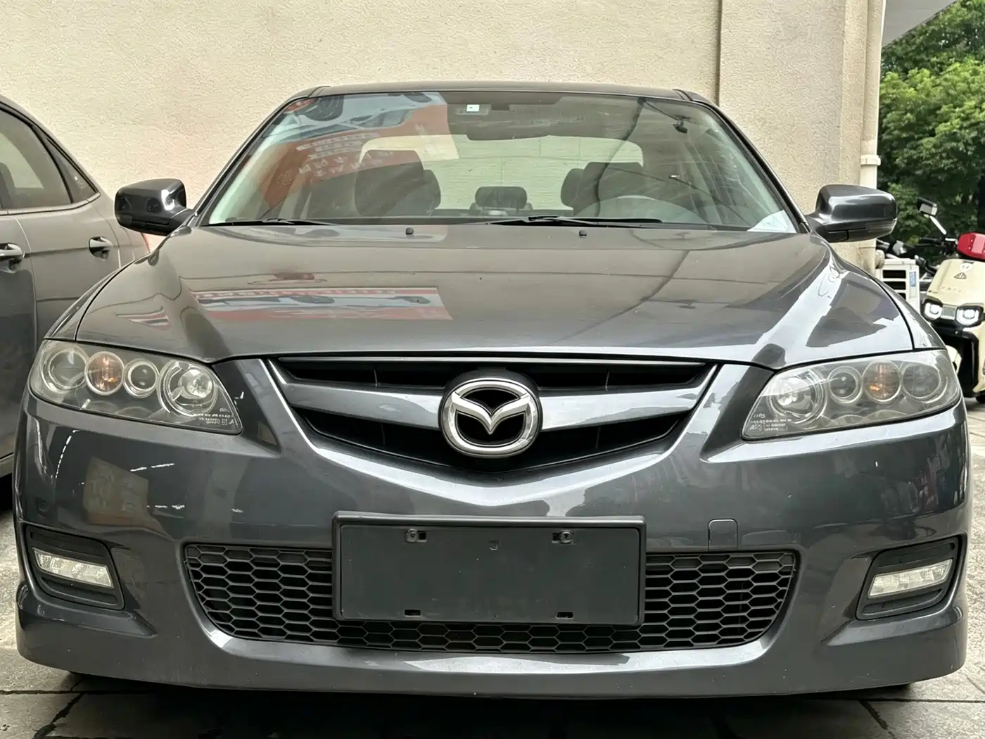 Photo 2 - Mazda 6