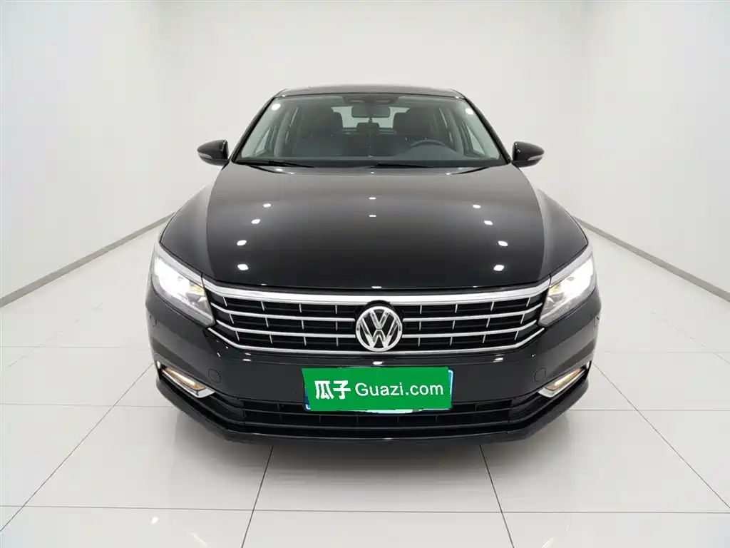 Volkswagen Passat 2016 330TSI DSG Honor Edition фото 3