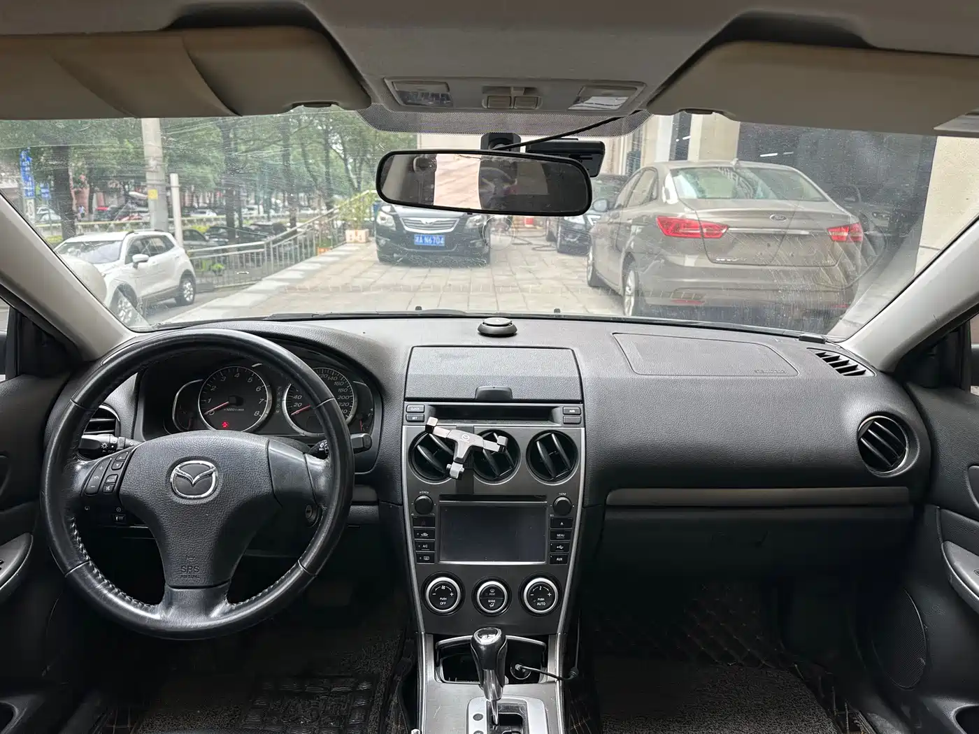 Photo 7 - Mazda 6