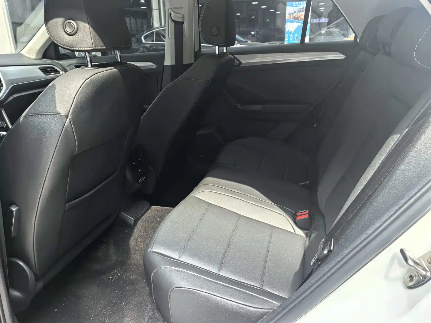 Volkswagen T-ROC 2022 280TSI DSG 2WD Elite PLUS фото 13