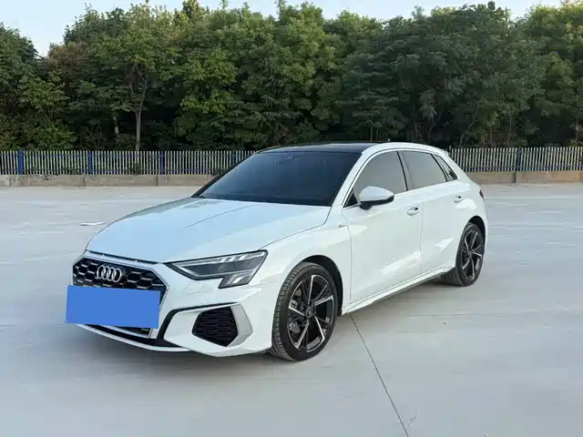 Audi A3 Sportback 35 TFSI, Стиль Спорт