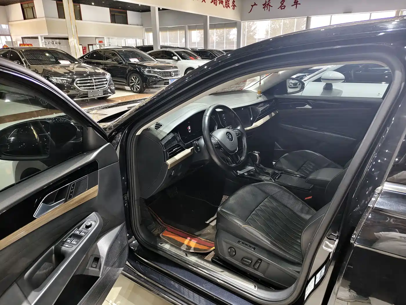 Volkswagen Passat 2020 Facelift 330TSI Luxury China VI фото 4