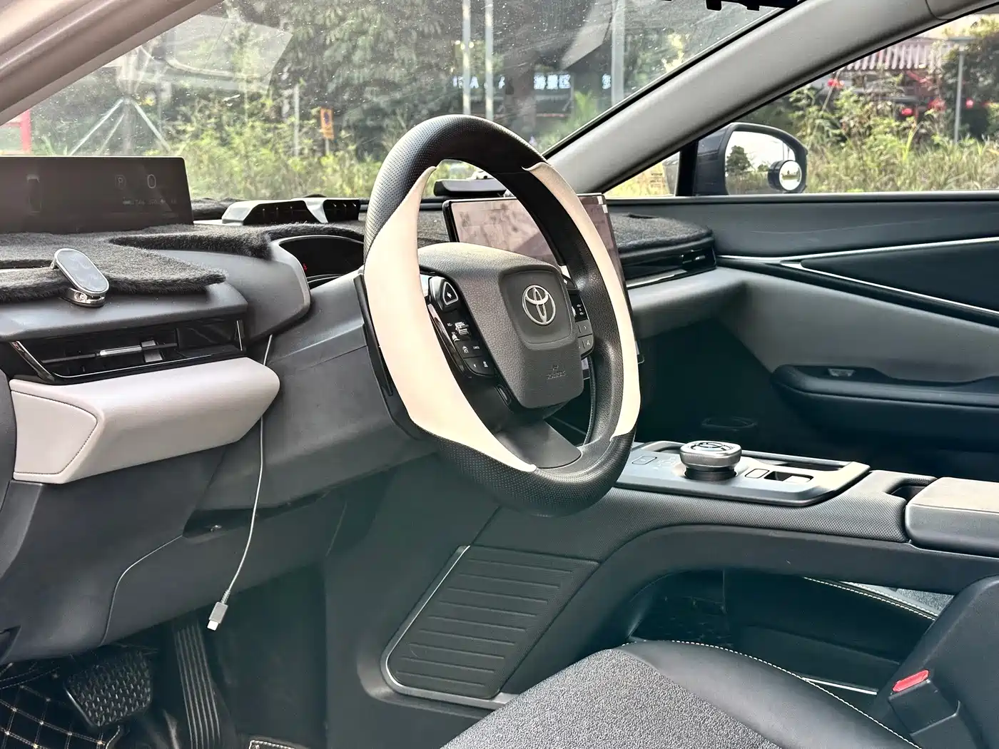 Toyota bZ5 2025 2025 550 JOY