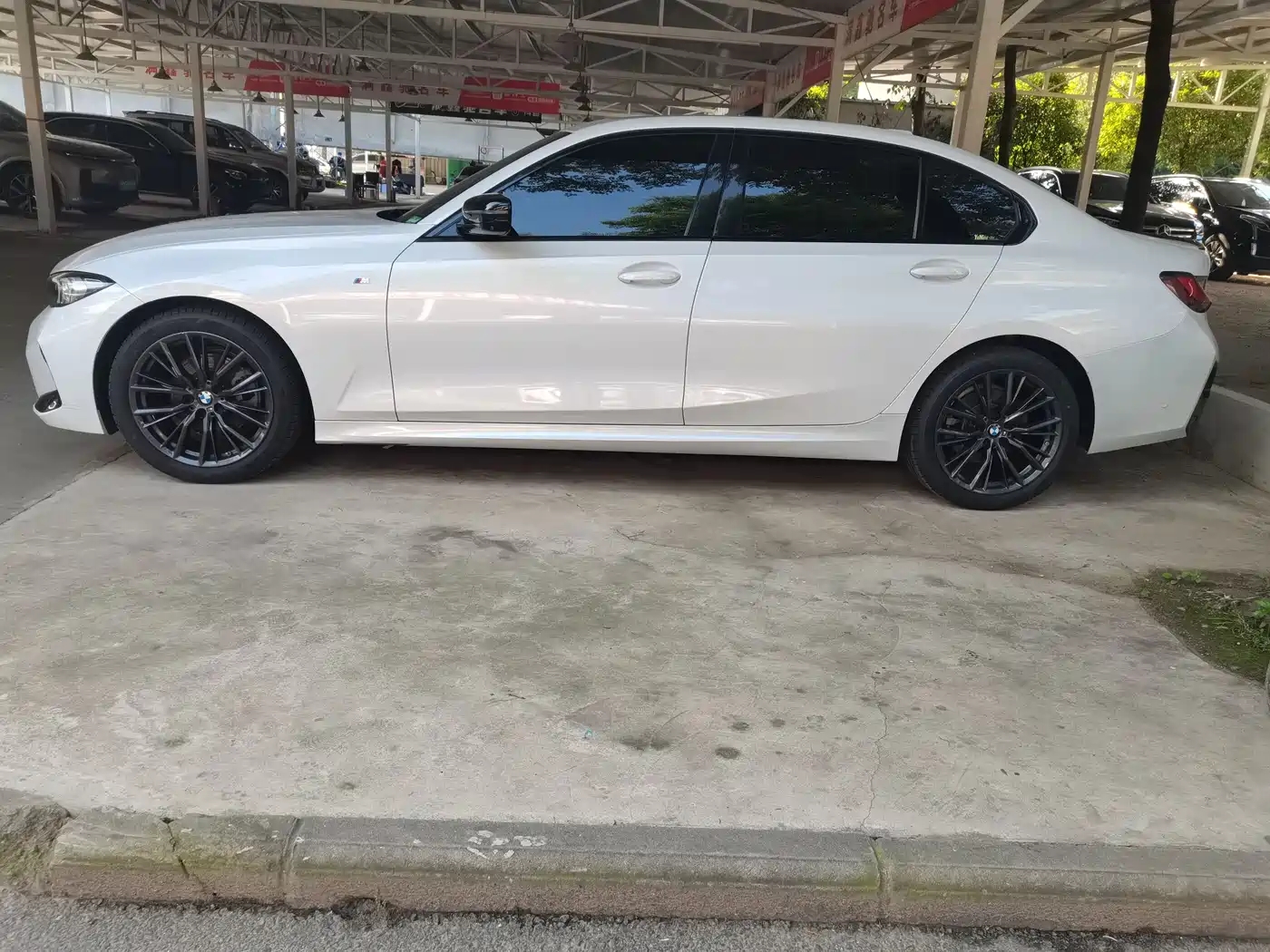 BMW 3 Series 2023 325Li M Sport Black Night Package фото 10