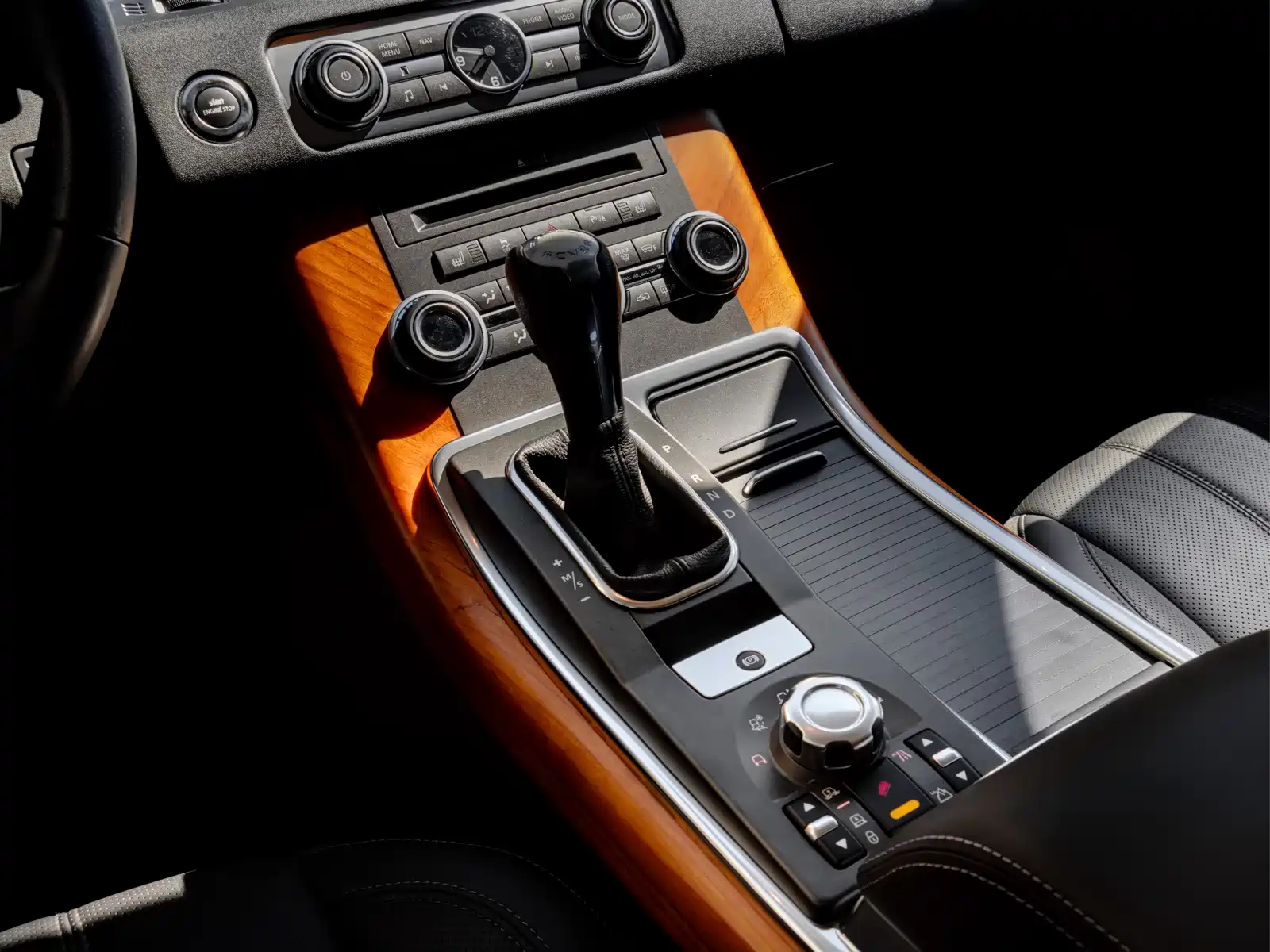 صورة 15 - Land Rover Range Rover Sport