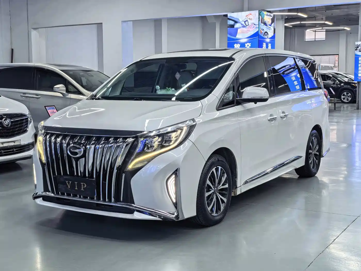GAC Trumpchi Trumpchi M8 2023 Leading Series 390T Premium Edition