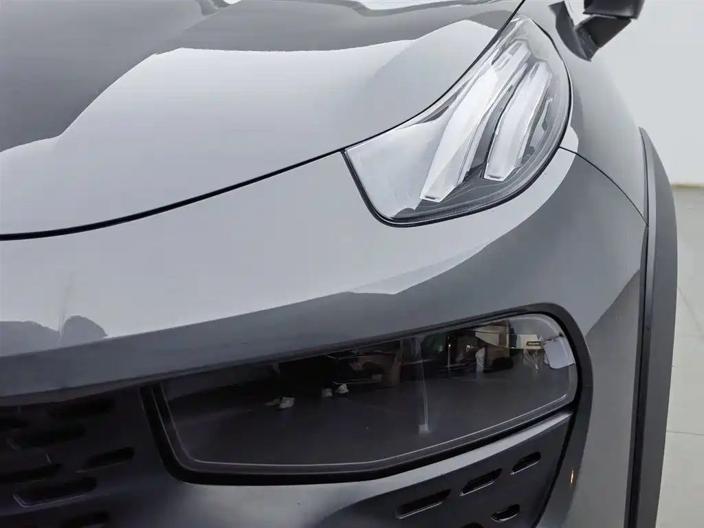 Lynk & Co 02 2020 1.5T DCT 2WD Shine Pro Edition фото 7