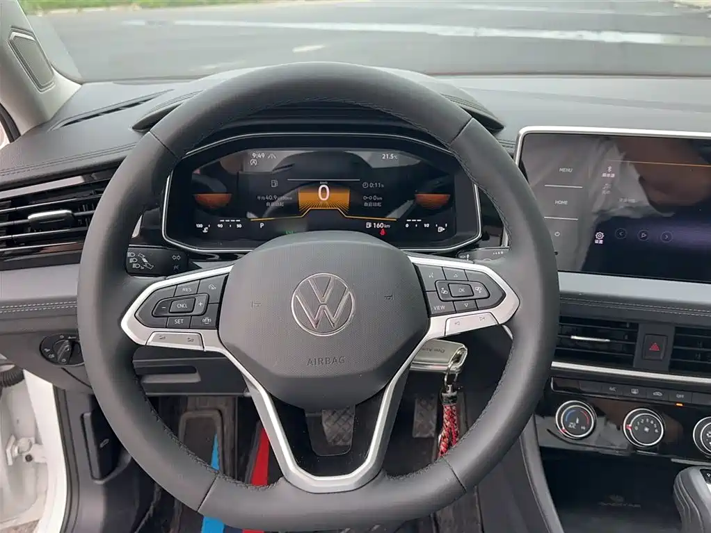 Volkswagen Sagitar 2025 300TSI DSG Flying Leap Edition фото 3