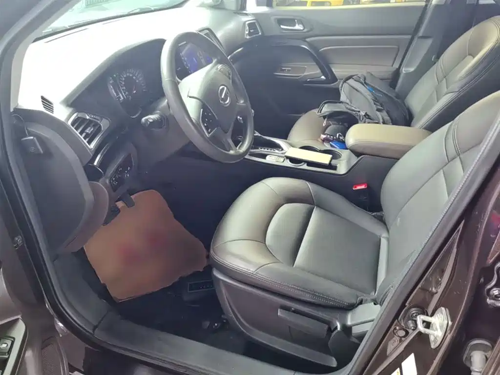 GAC Trumpchi Trumpchi GS4 2017 235T Automatic 2WD Elite фото 8