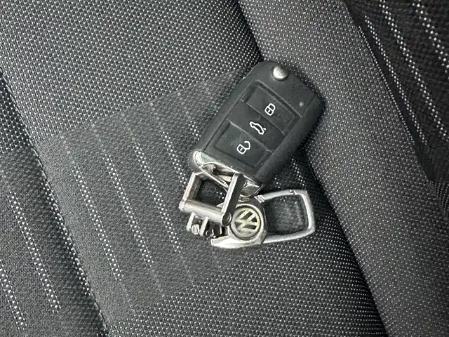 VOLKSWAGEN T ROC EXPLORING SONGS