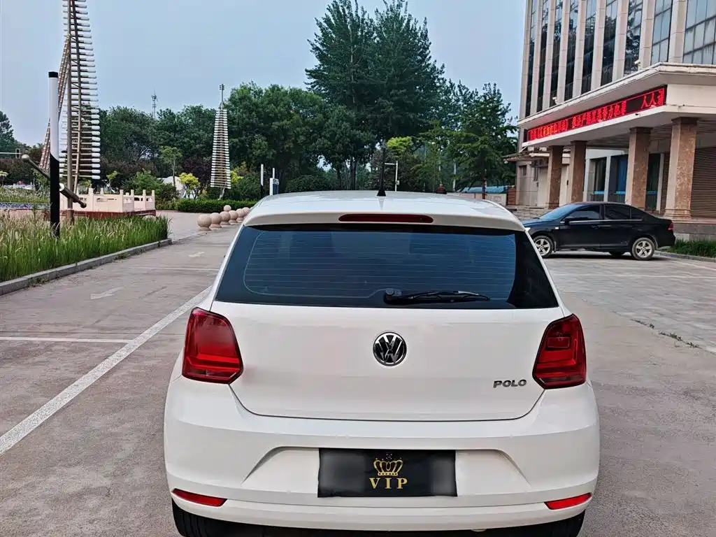 Volkswagen Polo 2016 1.4L Manual Trend фото 11