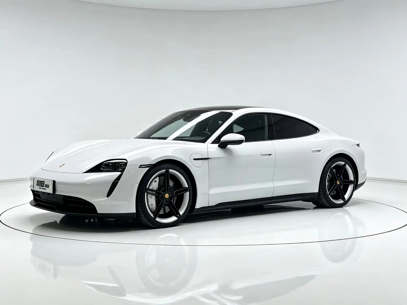 Фото 3 - Porsche Taycan