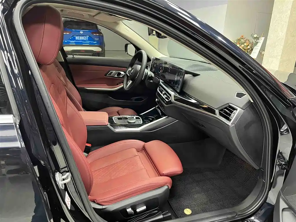 BMW 3 Series 2023 320Li M Sport Package фото 13