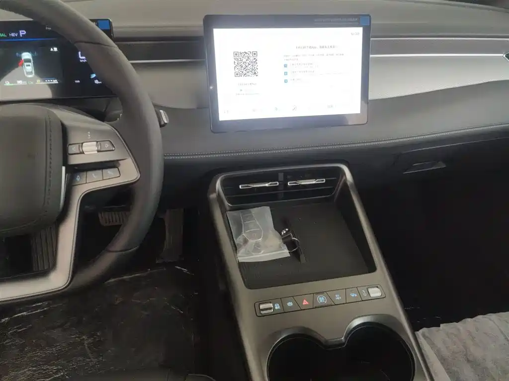 BYD Qin PLUS 2026 DM-i Smart Edition 128KM Progressive фото 9