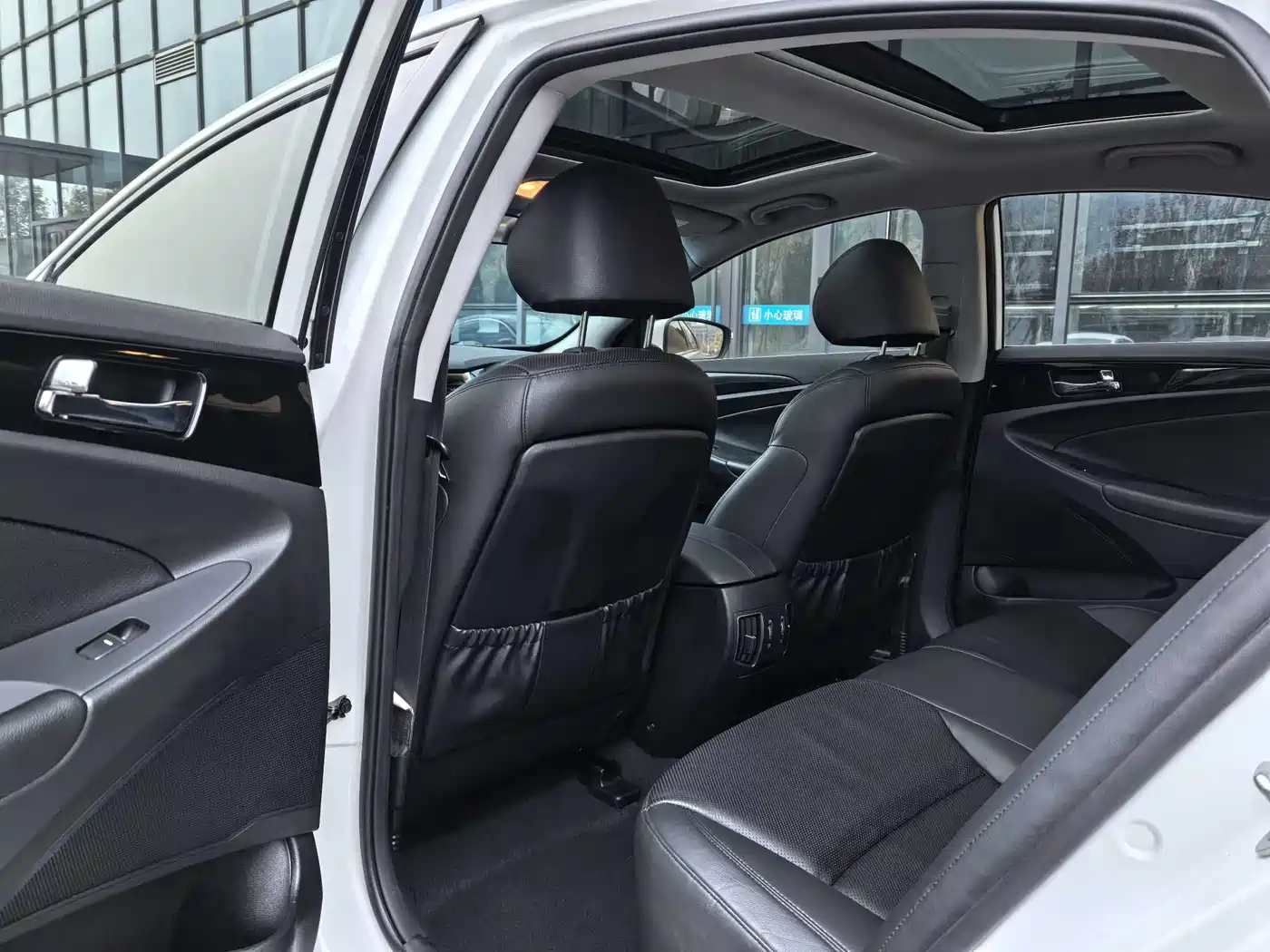 Hyundai Sonata 2014 2.4L Automatic Leading Edition China IV фото 4