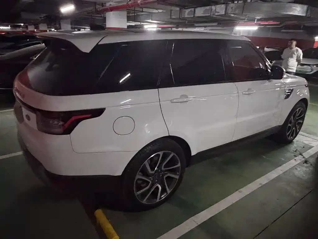 Land Rover Range Rover Sport 2020 3.0 L6 SE фото 4