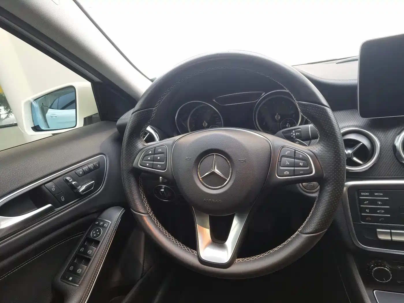 Mercedes-Benz GLA 2017 GLA 200 Fashion фото 2