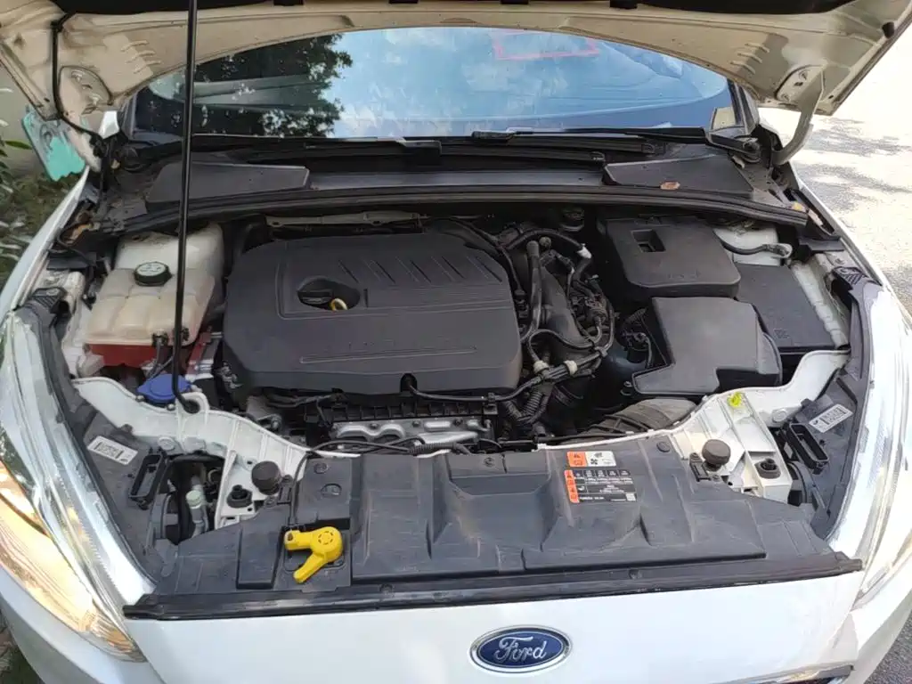 Фото 20 - Ford Focus