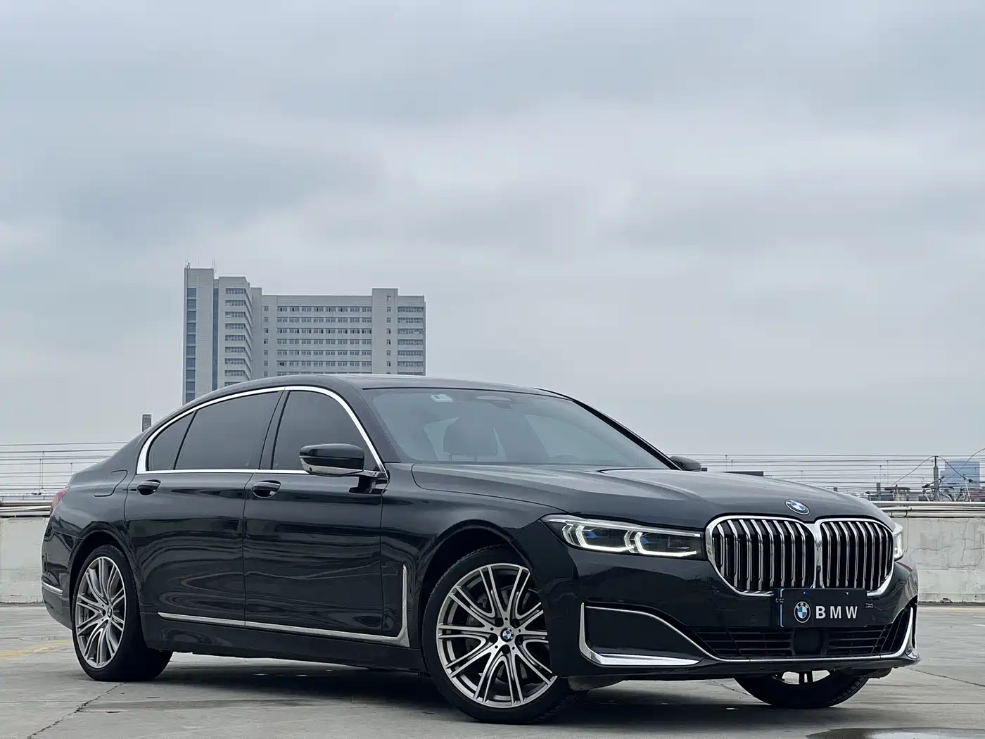 BMW 7 Series 2022 740Li xDrive Executive Luxury Package фото 3
