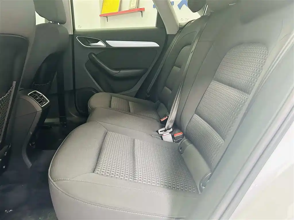 Audi Q3 2018 30th Anniversary Edition 30 TFSI Standard фото 22