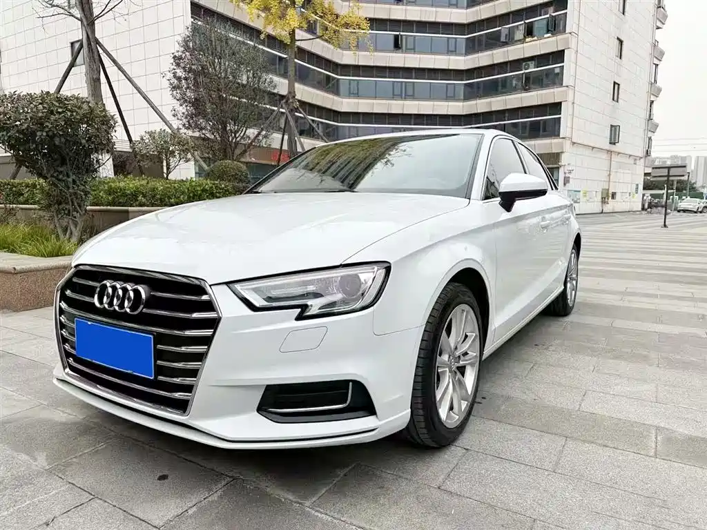 Audi A3 2019 Limousine 35 TFSI Progressive China VI
